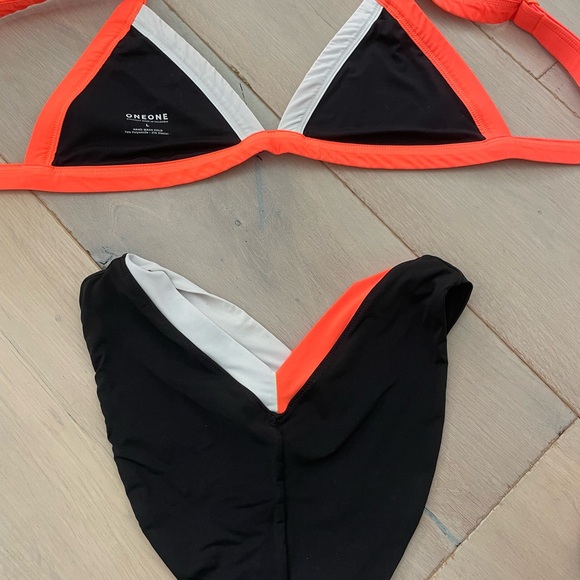 ONEONE swimwear excellent condition - Picture 3 of 3
